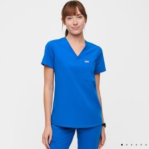 Figs Catarina One-Pocket Scrub Top Size M in Royal Blue